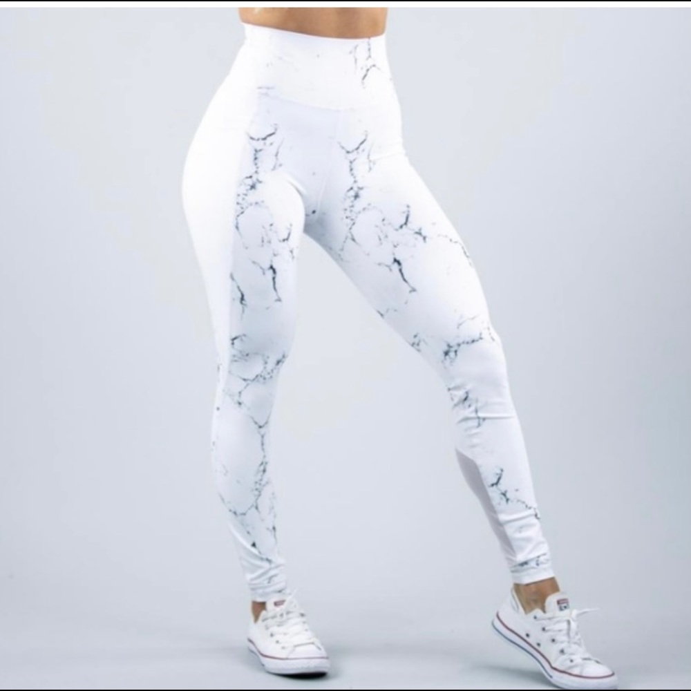 BuffBunny white marble onyx pocket leggings